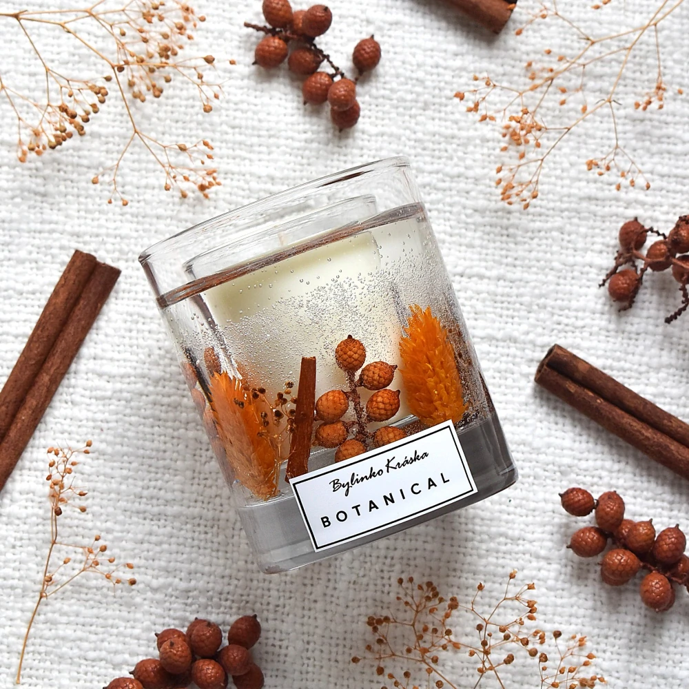 DÝNOVÉ KOŘENÍ – BOTANICAL KRYSTAL sojová vonná svíčka s květy